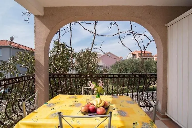 Apartments Fidelis - Two Bedroom Apartment With Terrace And Garden View 7 Trogir 0*,