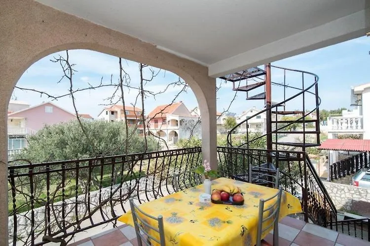 Apartments Fidelis - Two Bedroom Apartment With Terrace And Garden View 7 Trogir