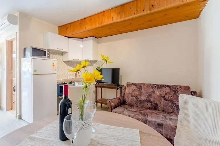 Apartments Fidelis - Two Bedroom Apartment With Terrace And Garden View 7 Trogir Croatia