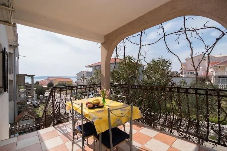 Apartments Fidelis - Two Bedroom Apartment With Terrace And Garden View 7 Trogir